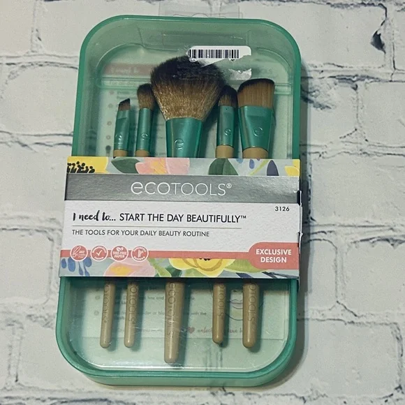 New Dior Pouch & Beauty Bundle With Dior Hydra Life Micellar Cleanser (10 Items) - Picture 7 of 16